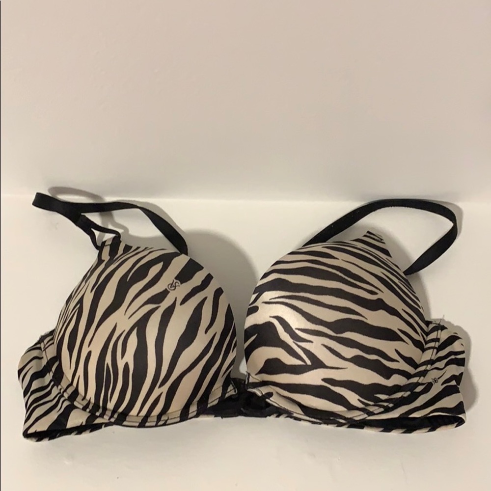 Victoria’s Secret bombshell bra